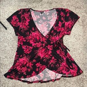 Torrid Surplus‎ Top Blouse Black & Red Floral Wrap Tir Front Plus Size 3